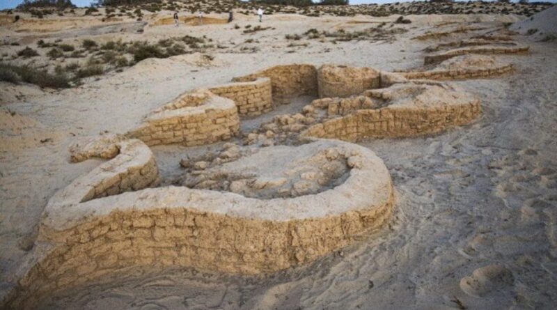 Grande fortaleza descoberta no Egito 1