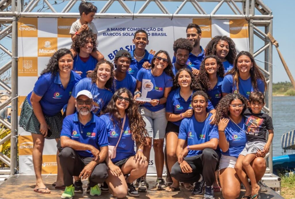 barco movido a energia solar 3