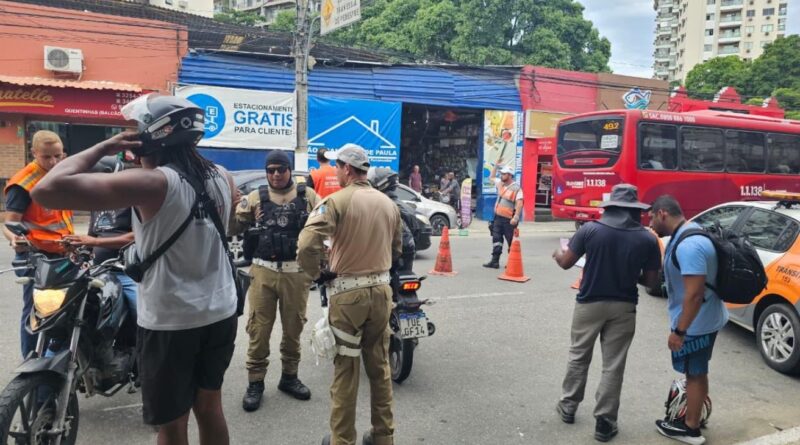 Abordagem a motos barulhentas 1