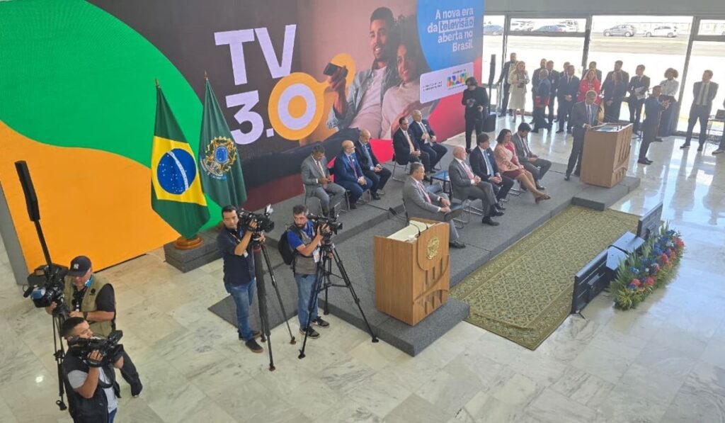 TV 30