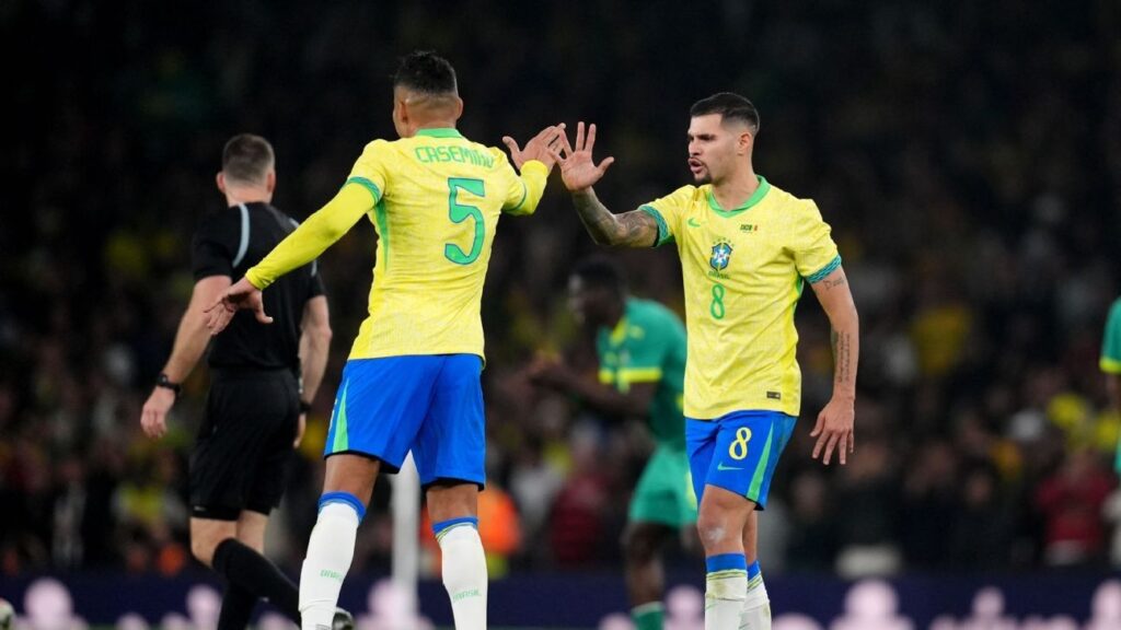 Brasil ajusta equipe para estreia e Ancelotti define base titular 3 Casemiro e Bruno Guimaraes