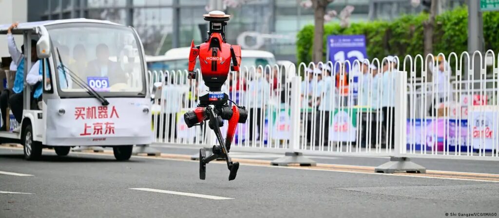 Robô chinês supera marca de Bolt em teste de 100m 2 76852330 1004